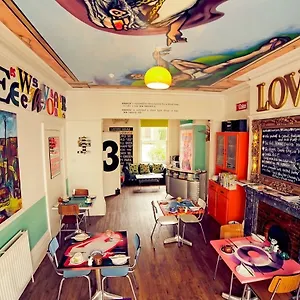 Gasthof Snooze, Hove