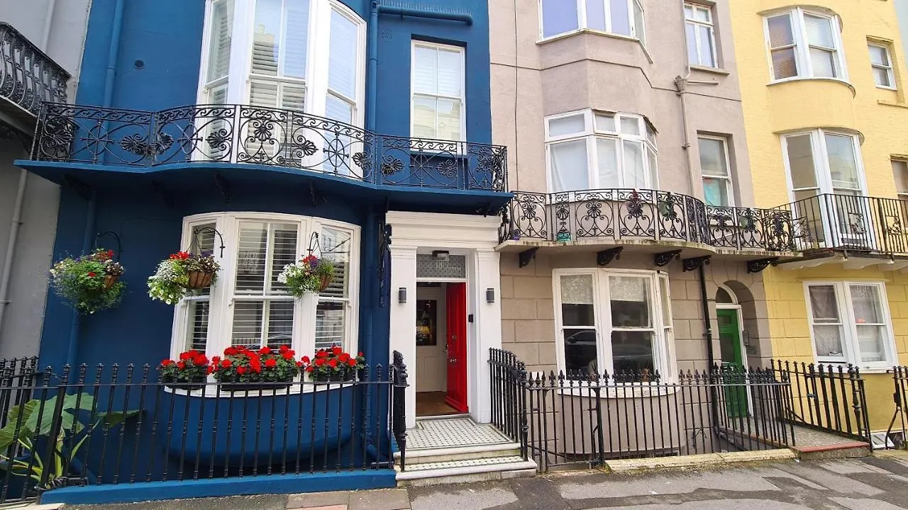 Hotel Red Brighton Blue